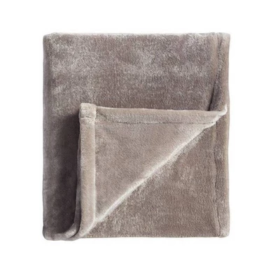 5pc King Geo Reversible Decorative Comforter Set With Throw Black/Gray - Room Essentials™ 7 5pc King Geo Reversible Decorative Comforter Set With Throw Black/Gray - Room Essentials™ - Image 5