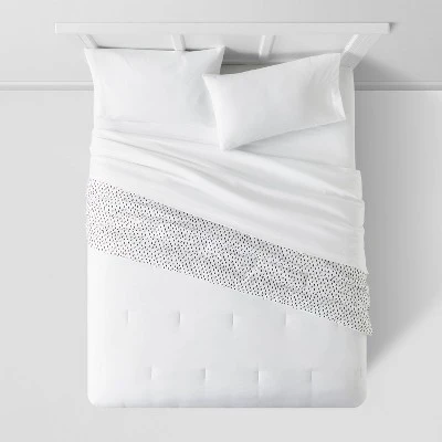 Reversible Microfiber Dot Comforter - Room Essentials™ 5 Reversible Microfiber Dot Comforter - Room Essentials™ - Image 3
